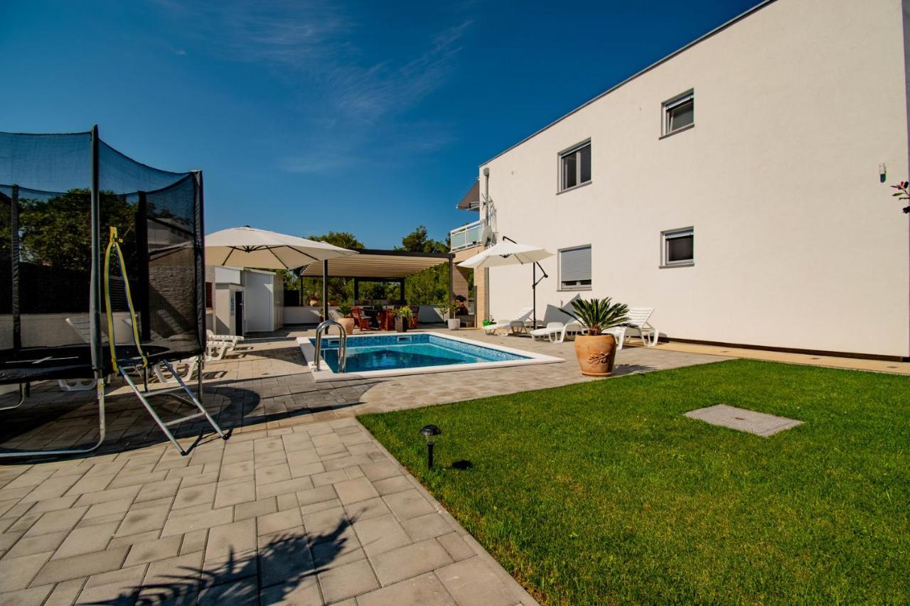 Villa Wiena Vir Exterior photo