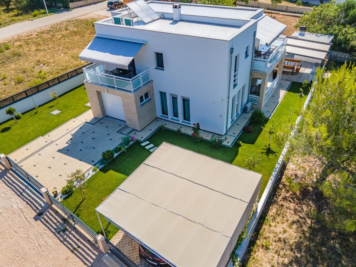 Villa Wiena Vir Exterior photo