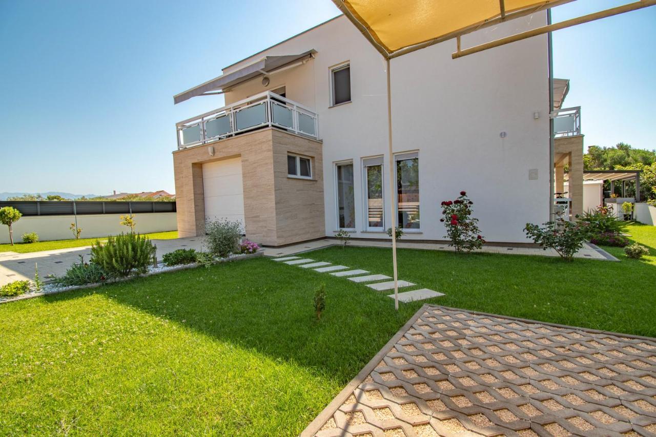 Villa Wiena Vir Exterior photo